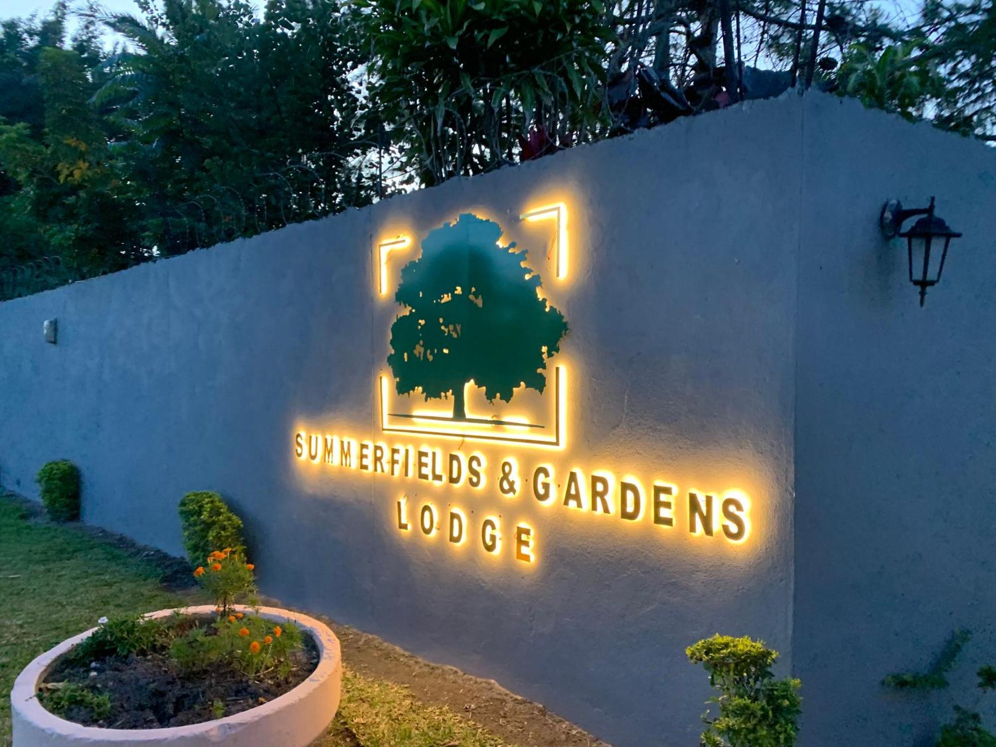 Summerfields & Gardens Lodge Kitwe Exteriör bild