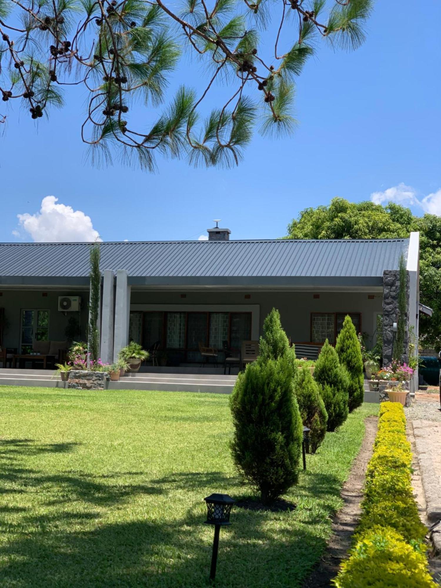 Summerfields & Gardens Lodge Kitwe Exteriör bild