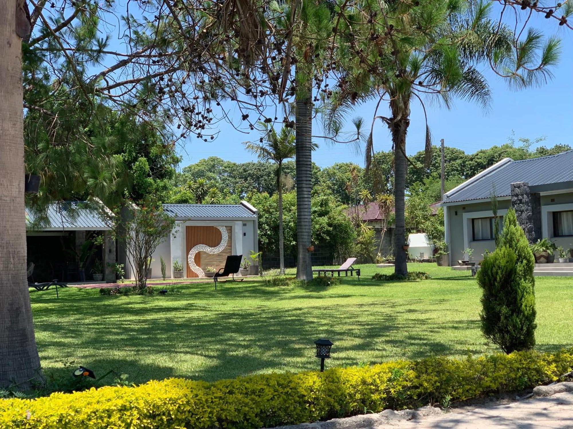 Summerfields & Gardens Lodge Kitwe Exteriör bild